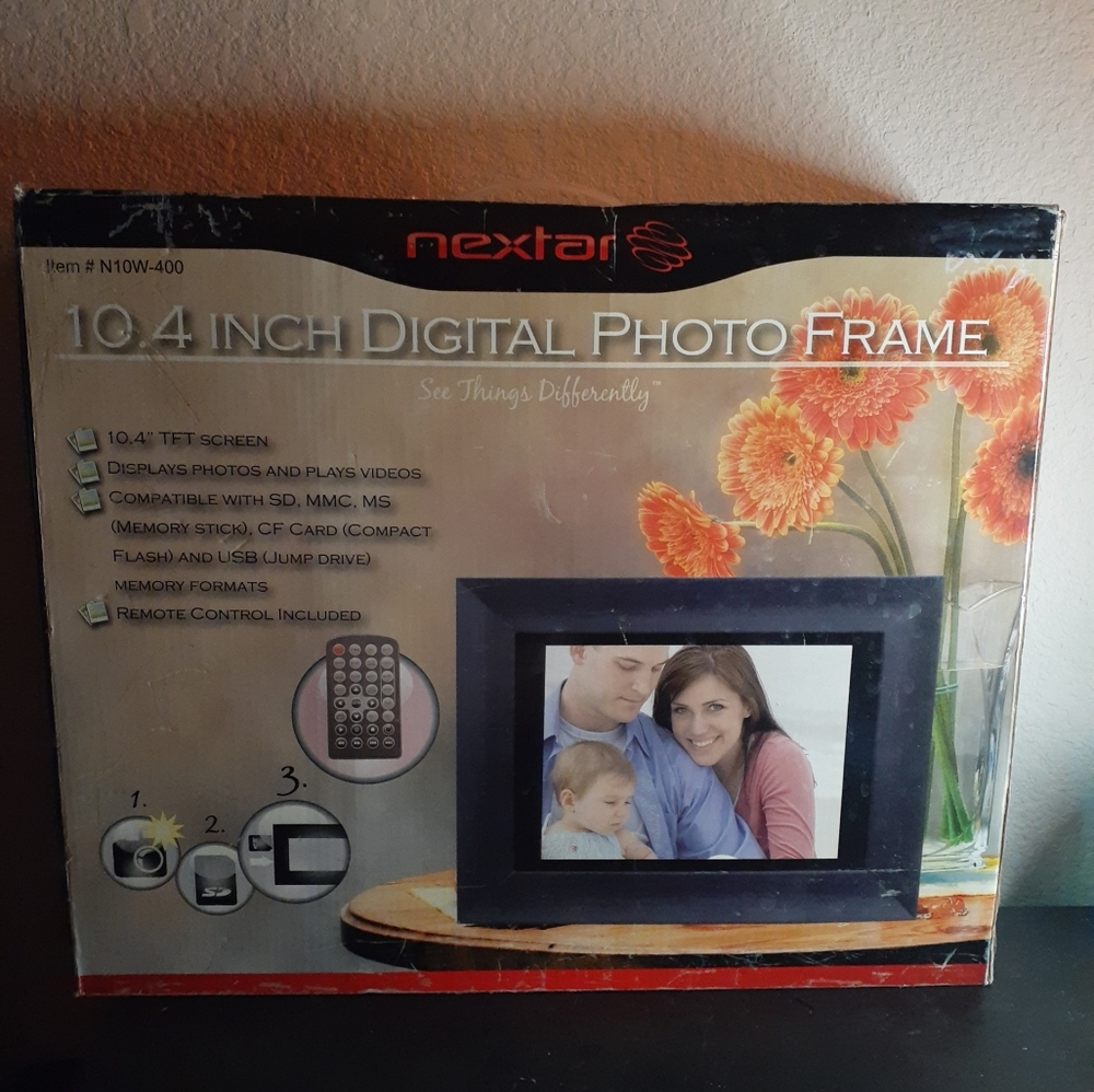 NEW IN BOX NEXTAR 10.4 IN Digital Photo Frame